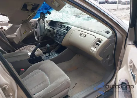 2000 Honda Accord 2.3 Se из США, поврежденный, VIN 1HGCG6693YA138155